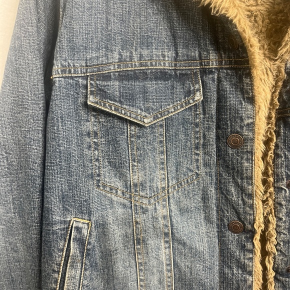 Wrangler Sherpa Lined Denim Jacket Vintage Distressed Trucker Style Medium/Large - Picture 7 of 13